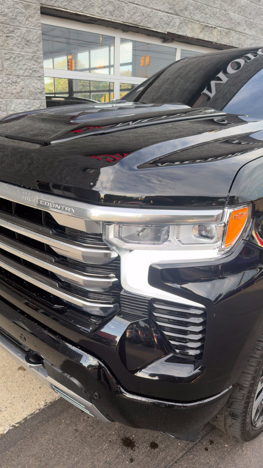 Used 2023 Chevrolet Silverado 1500 High Country AWD/4WD image 3