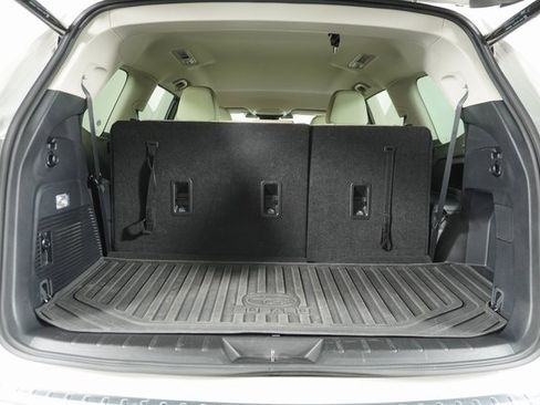 Used 2023 Subaru Ascent Limited image 37