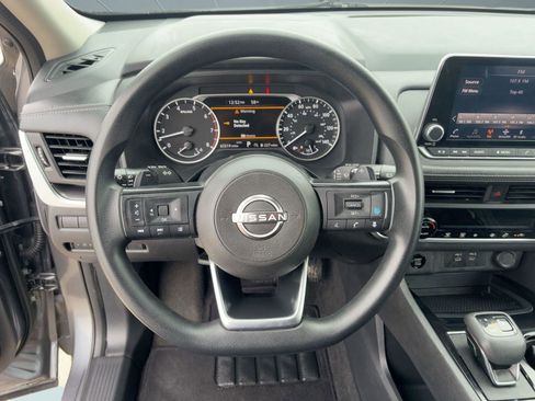 Used 2024 Nissan Rogue SV image 17