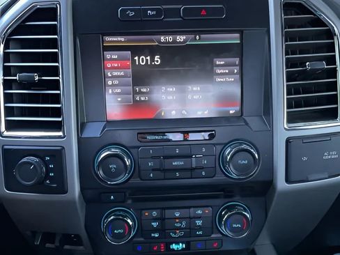 Used 2015 Ford F150 Lariat image 19