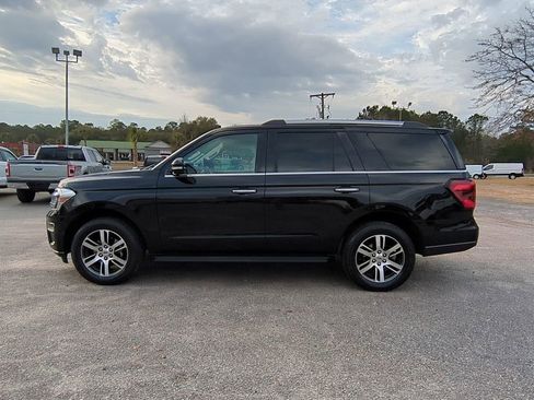 Used 2024 Ford Expedition Limited image 7