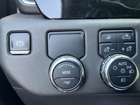 Used 2022 GMC Sierra 1500 SLT image 24