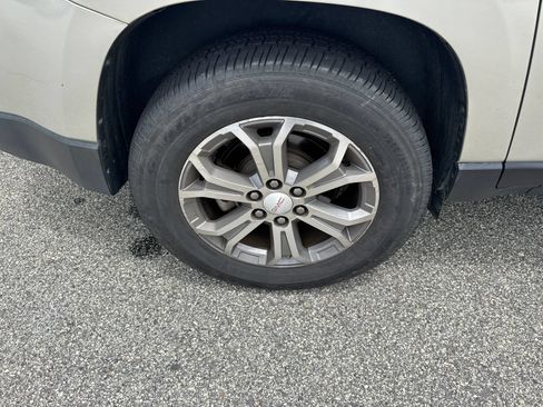 Used 2016 GMC Acadia SLT w/ Open Road Package FWD image 17