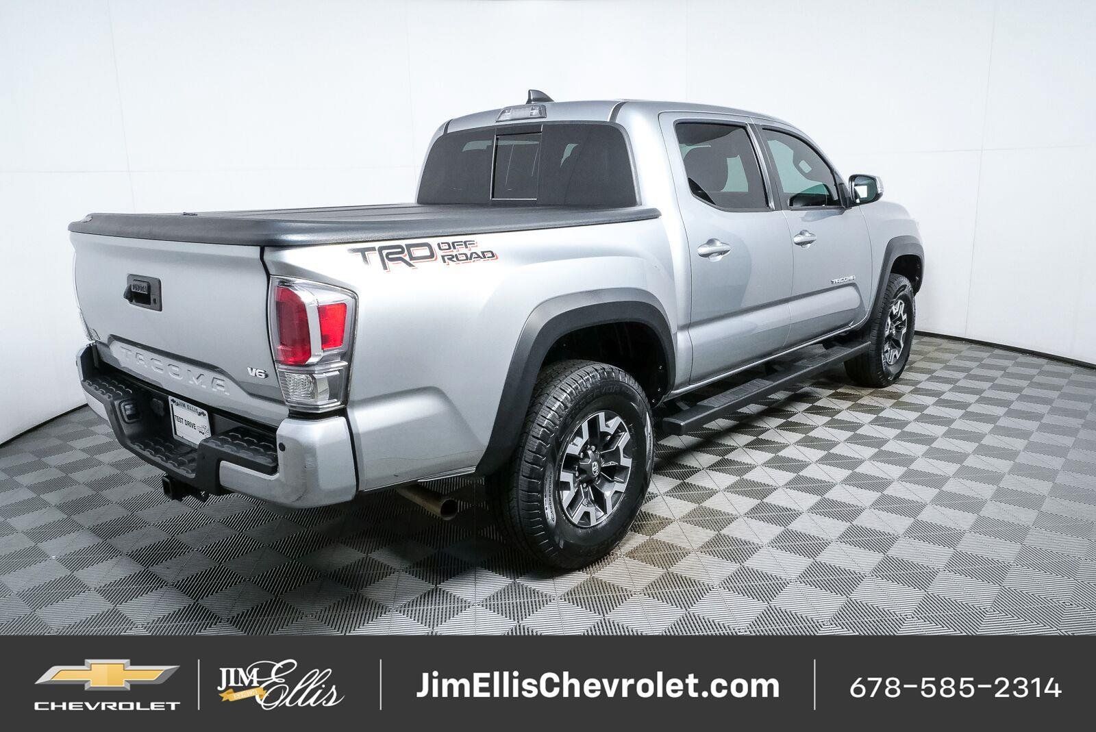 Used 2022 Toyota Tacoma TRD Off-Road w/ TRD Premium Off Road Package RWD image 3