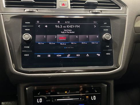 Used 2023 Volkswagen Tiguan SE w/ Panoramic Sunroof Package image 19