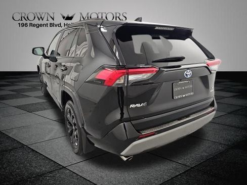 Used 2024 Toyota RAV4 SE w/ Convenience Package image 4