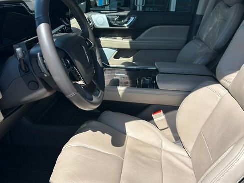 Used 2024 Lincoln Navigator L Reserve AWD/4WD image 11