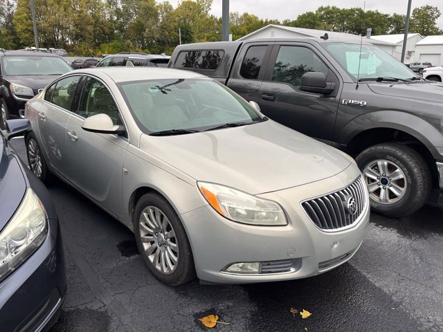 Used 2011 Buick Regal CXL FWD image 2