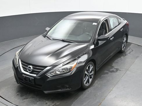 Used 2017 Nissan Altima 2.5 SR FWD image 13