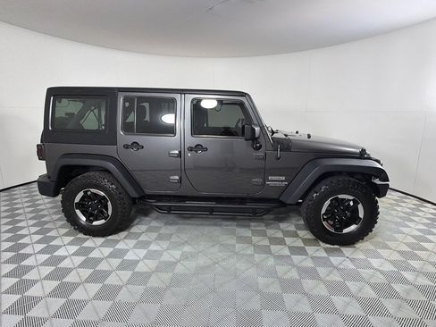 Used 2014 Jeep Wrangler Unlimited Sport w/ Connectivity Group AWD/4WD image 4