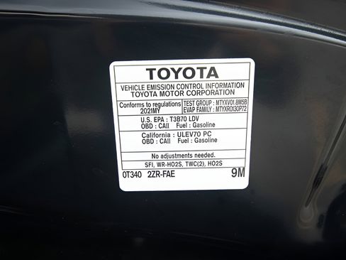 Used 2021 Toyota Corolla LE FWD image 34