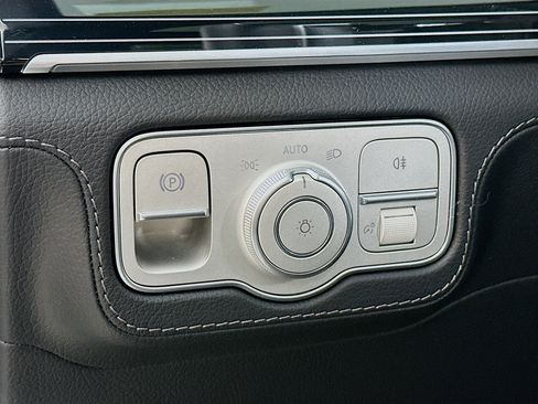 New 2026 Mercedes-Benz GLS 580 4MATIC image 10
