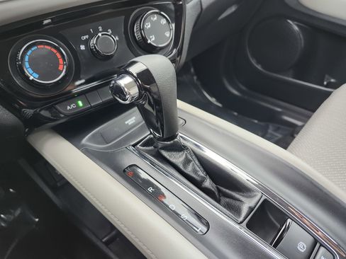 Used 2016 Honda HR-V LX image 29