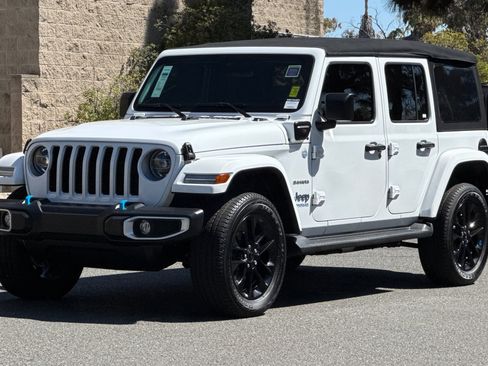 Used 2022 Jeep Wrangler Unlimited Sahara w/ Cold Weather Group image 7