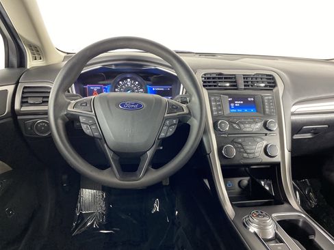 Used 2018 Ford Fusion S FWD image 37