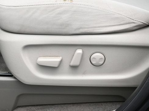 Used 2020 Kia Sedona LX FWD image 11