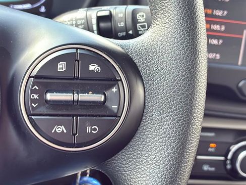 Used 2025 Kia Soul LX FWD image 35