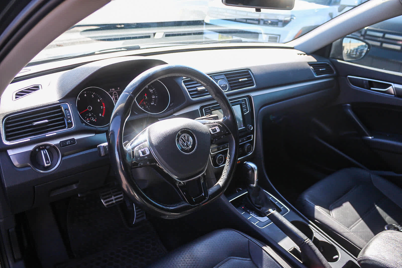 Used 2017 Volkswagen Passat 1.8T R-Line FWD image 22