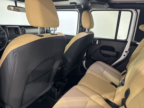 Used 2021 Jeep Gladiator Sport AWD/4WD image 18