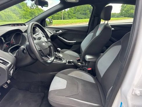 Used 2017 Ford Focus ST FWD image 15