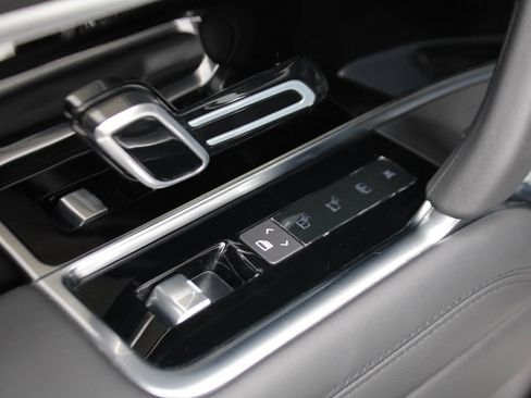 Certified 2023 Land Rover Range Rover SE image 31