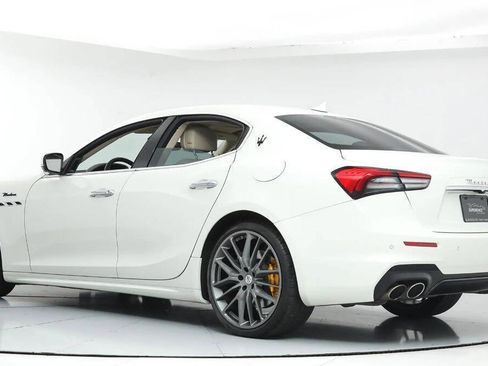 Used 2022 Maserati Ghibli Modena image 4