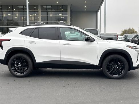 New 2026 Chevrolet Trax ACTIV w/ Driver Confidence Package image 2