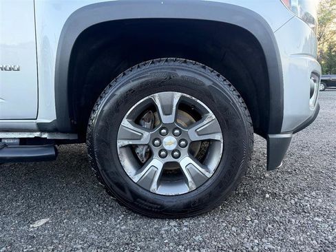 Used 2015 Chevrolet Colorado Z71 w/ LPO, Gearon Divider Package AWD/4WD image 10