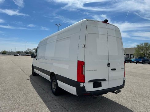 Used 2021 Mercedes-Benz Sprinter 3500 w/ Driver Convenience Package image 7