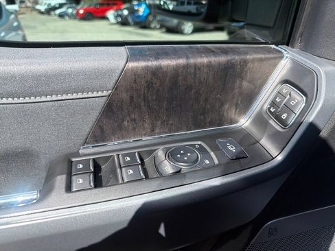 Used 2023 Ford F250 Lariat w/ Black Appearance Package AWD/4WD image 14