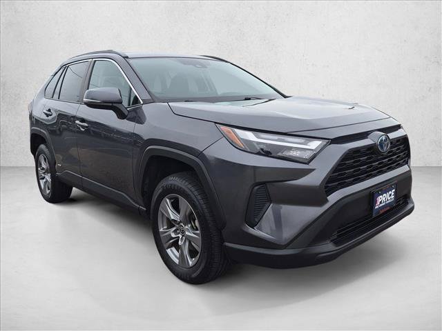 Used 2022 Toyota RAV4 XLE w/ Convenience Package AWD/4WD image 3