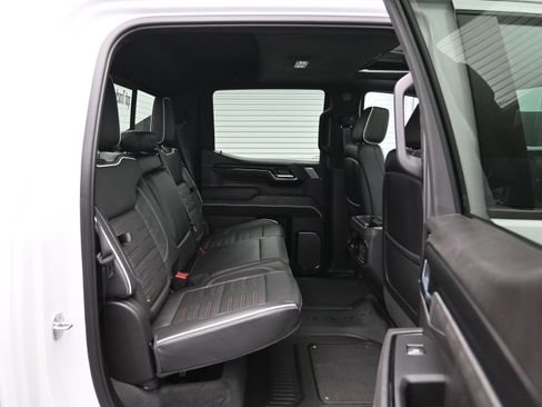 Used 2024 GMC Sierra 1500 AT4X image 12