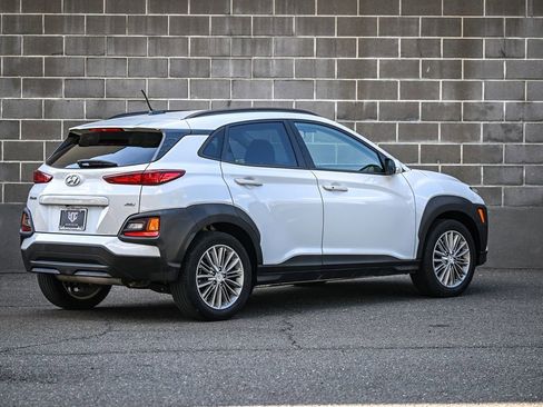 Used 2018 Hyundai Kona SEL image 3