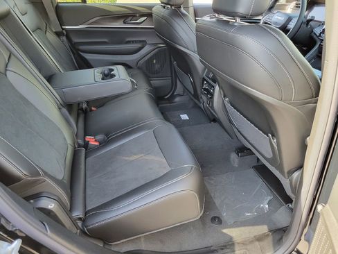 New 2026 Jeep Grand Cherokee Altitude RWD image 17