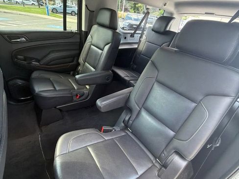 Used 2017 GMC Yukon XL SLT w/ HD Trailering Package AWD/4WD image 7