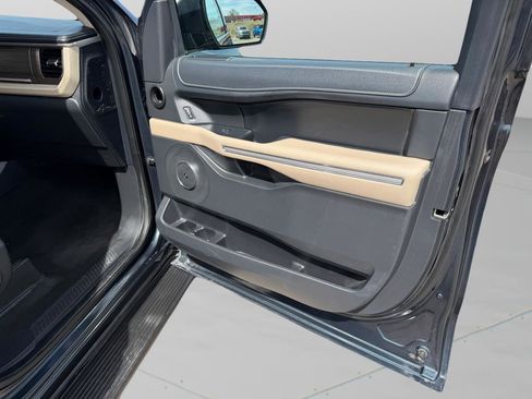 Used 2024 Ford Expedition Max Limited image 9