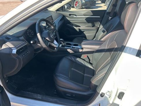 Used 2025 Nissan Altima 2.5 SR image 5