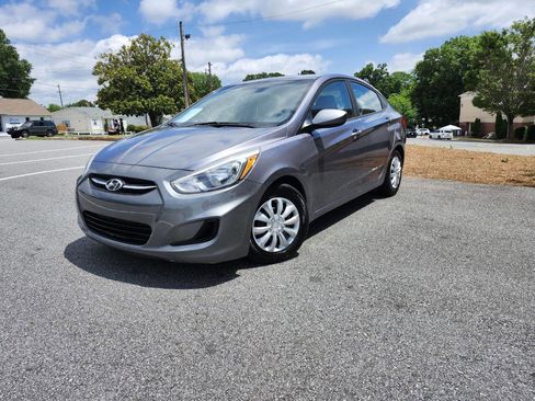 Used 2016 Hyundai Accent SE FWD image 3