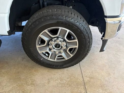 Used 2024 Ford F250 Lariat AWD/4WD image 17