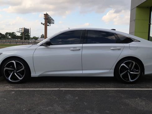 Used 2022 Honda Accord Sport image 6