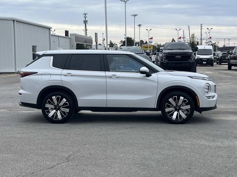 New 2026 Mitsubishi Outlander SE AWD/4WD image 6