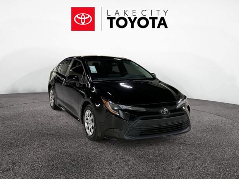 Used 2023 Toyota Corolla LE image 10