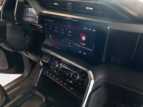 Used 2024 GMC Sierra 3500 Denali w/ Technology Package image 28