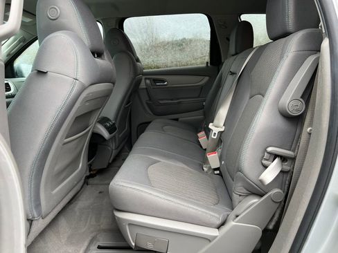 Used 2017 Chevrolet Traverse LS FWD image 4