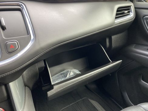 Used 2023 Chevrolet Suburban Z71 image 32