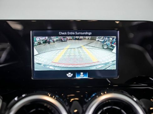 Used 2020 Mercedes-Benz GLB 250 4MATIC image 25