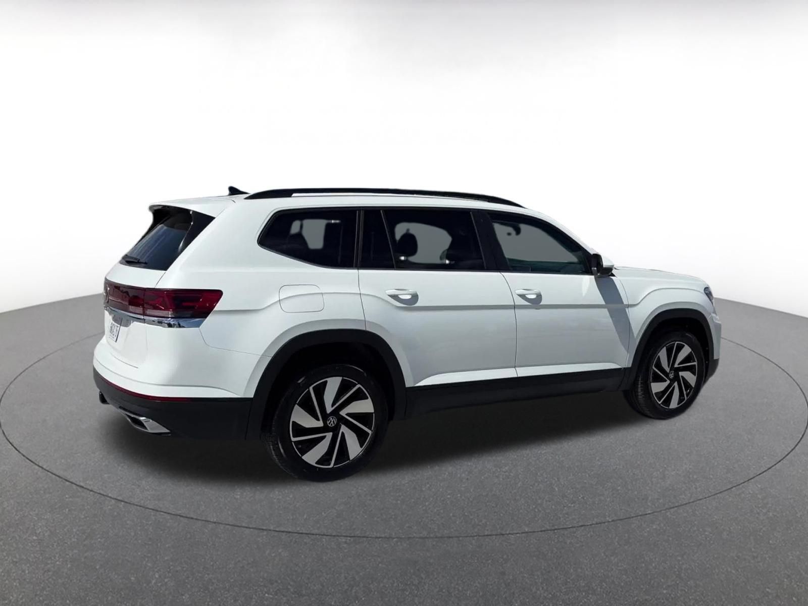 Used 2026 Volkswagen Atlas SE FWD image 13