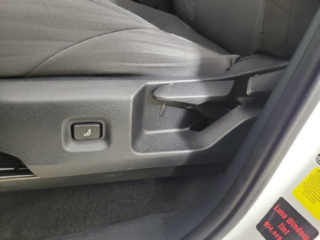 Used 2024 Toyota Tacoma SR5 w/ SR5 Upgrade Package AWD/4WD image 22