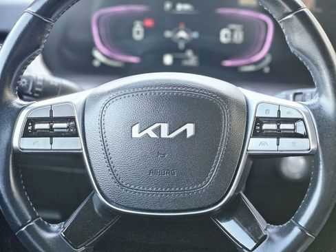 Used 2025 Kia Telluride S image 16