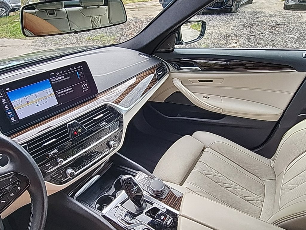 Used 2023 BMW 530e w/ Premium Package RWD image 6